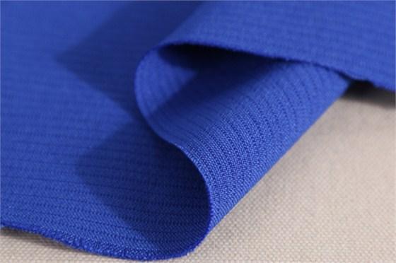 染色別名:梭織面料品質(zhì)標(biāo)準(zhǔn):中國國家標(biāo)準(zhǔn)克重:440g/m經(jīng)緯編:詳詢紗支